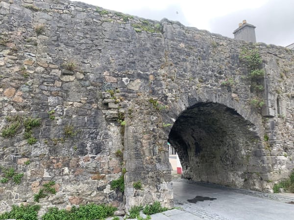 A photo fo Spanish Arch in Galway